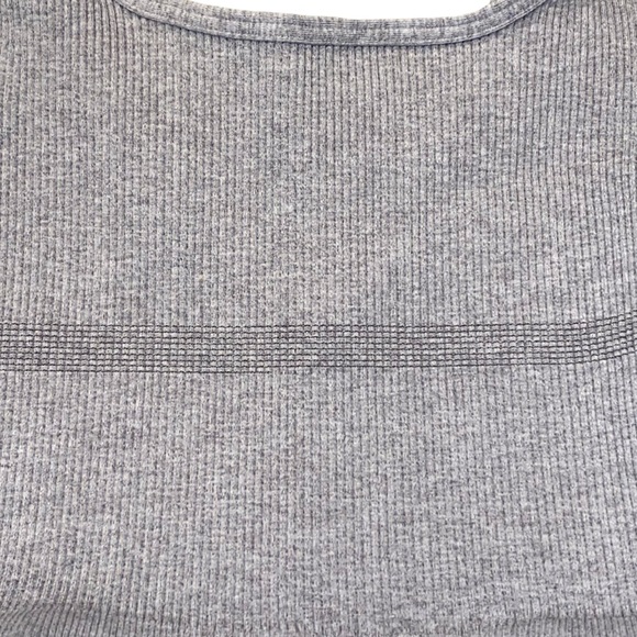 🚩SOLD🚩NEW Free People Happiness Runs Crop Top - XS/S - Grey stripes - RARE!!! - Picture 2 of 4